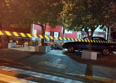 Homem é assassinado com tiro na cabeça em bar de Dourados
